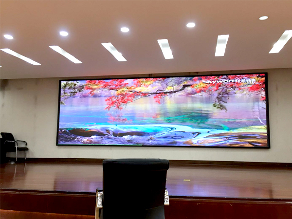 昆明市妇幼保健院室内P2.5全彩显示屏